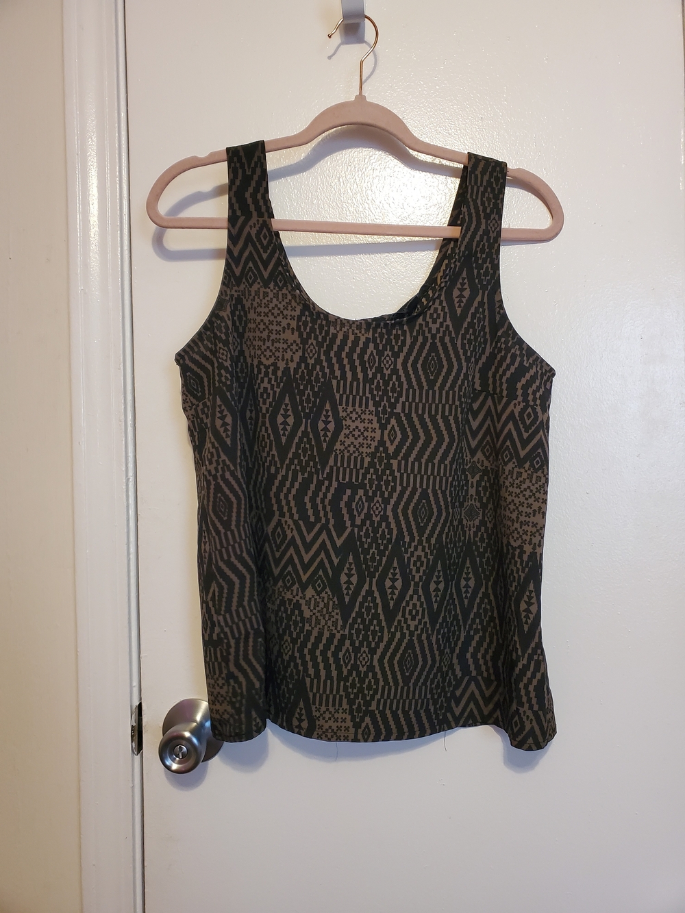 Kai Black and Green Geometric Scoop Neck Tank